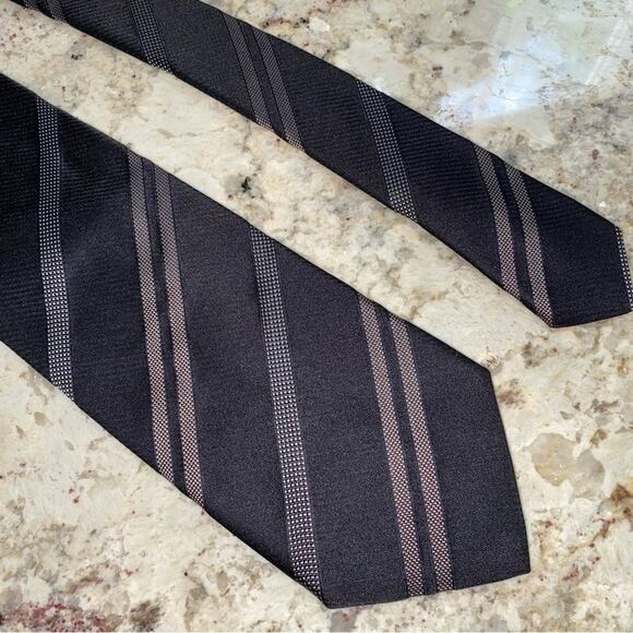 Giorgio Armani Men’s Silk Designer Tie Black Gray Tan Diagonal Stripe EUC - Picture 5 of 8